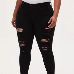 Sky High Distressed Skinny Jeans in Black